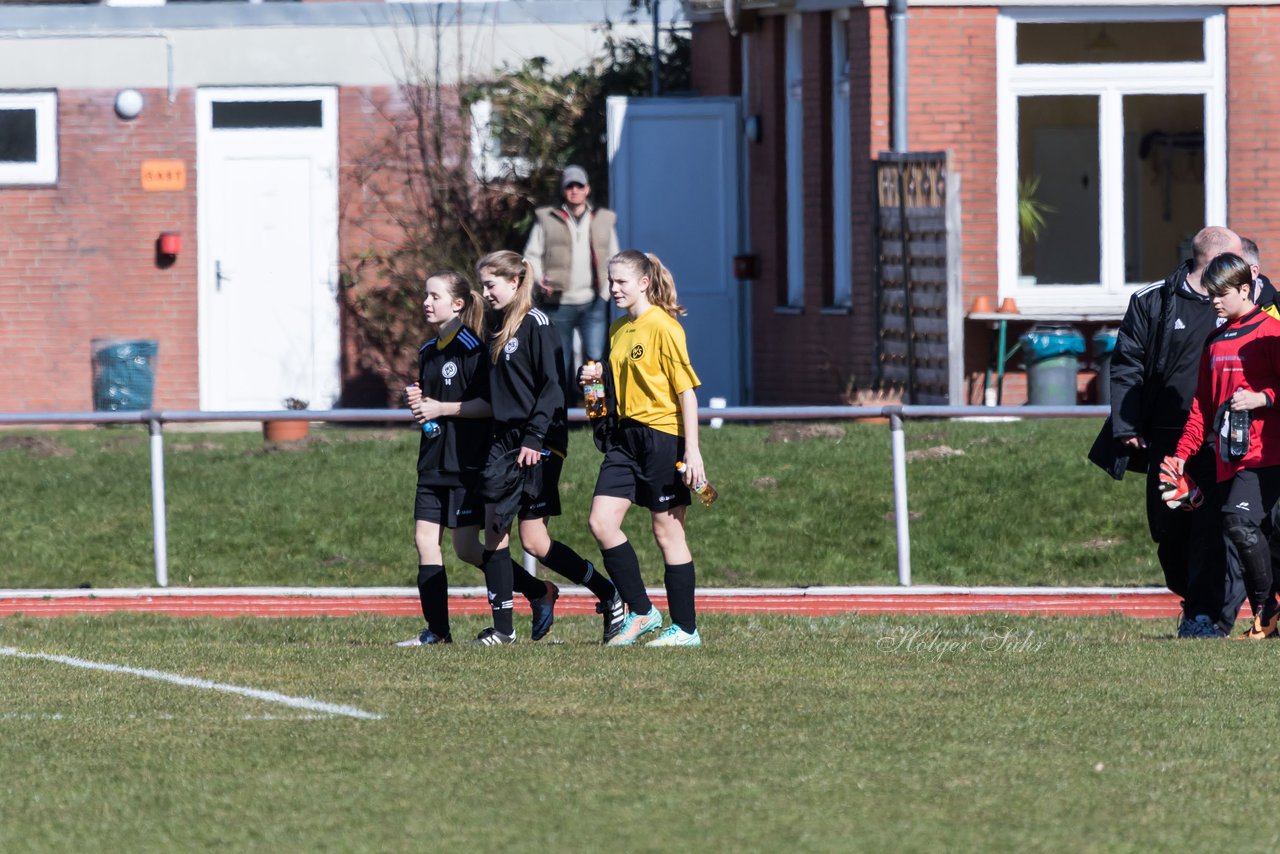 Bild 100 - C-Juniorinnen VfL Oldesloe - Wiker SV : Ergebnis: 0:5